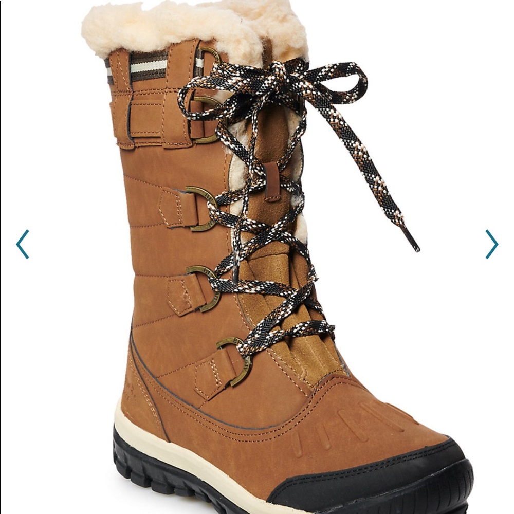 Women’s Bearpaw winter boots. Brand new with box!